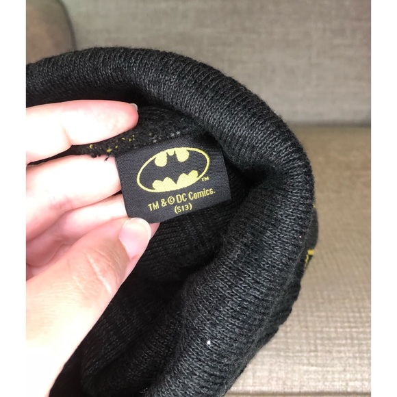 Batman Beanie - Picture 4 of 8